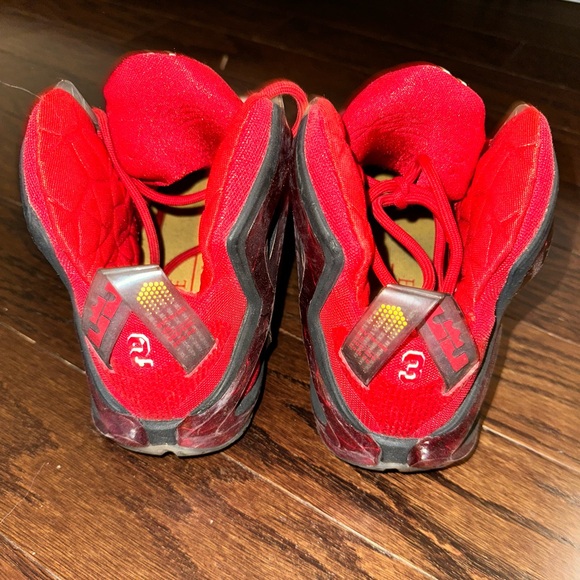 Nike Lebron James 2015 sneaker red men’s US 9.5 - Picture 2 of 5